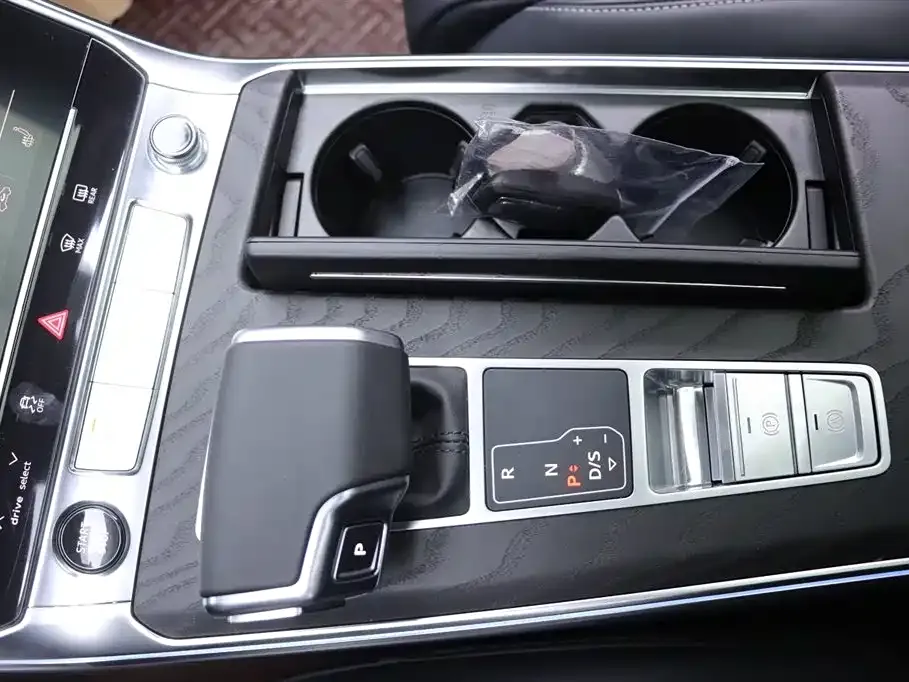 Audi A6L 2025 из CN, фото 7