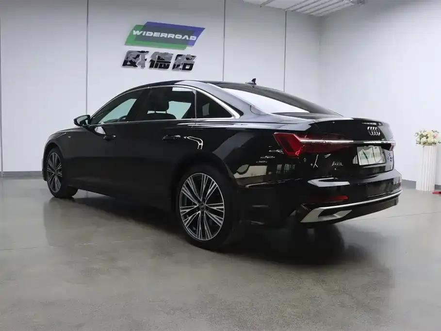 Audi A6L 2025 из CN, фото 2