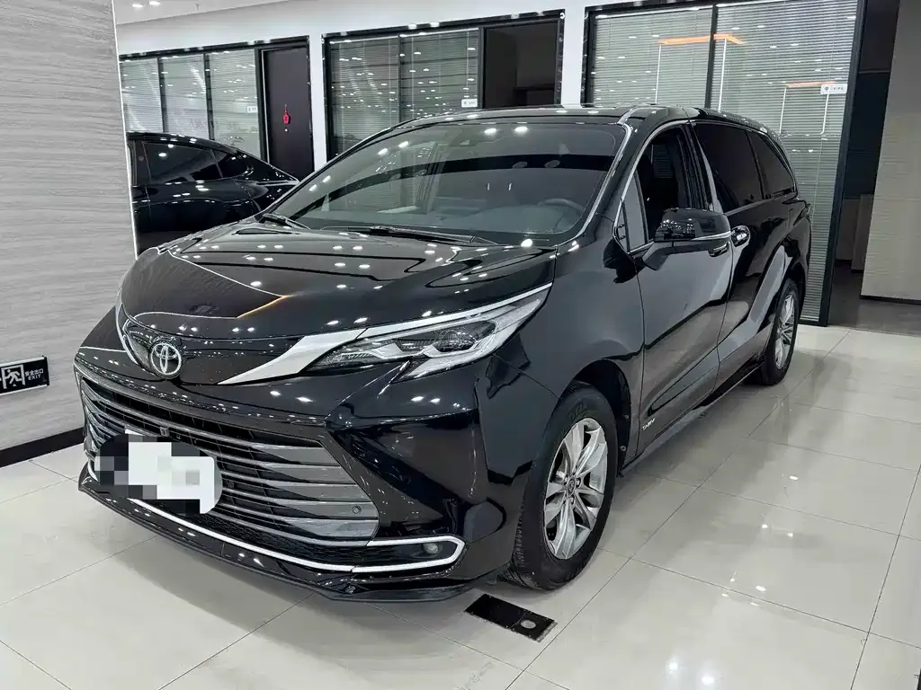 Toyota Sienna 2024 из CN, фото 1