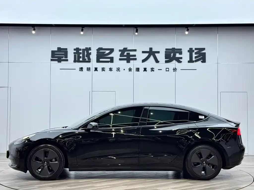 Tesla Model 3 — фото 8