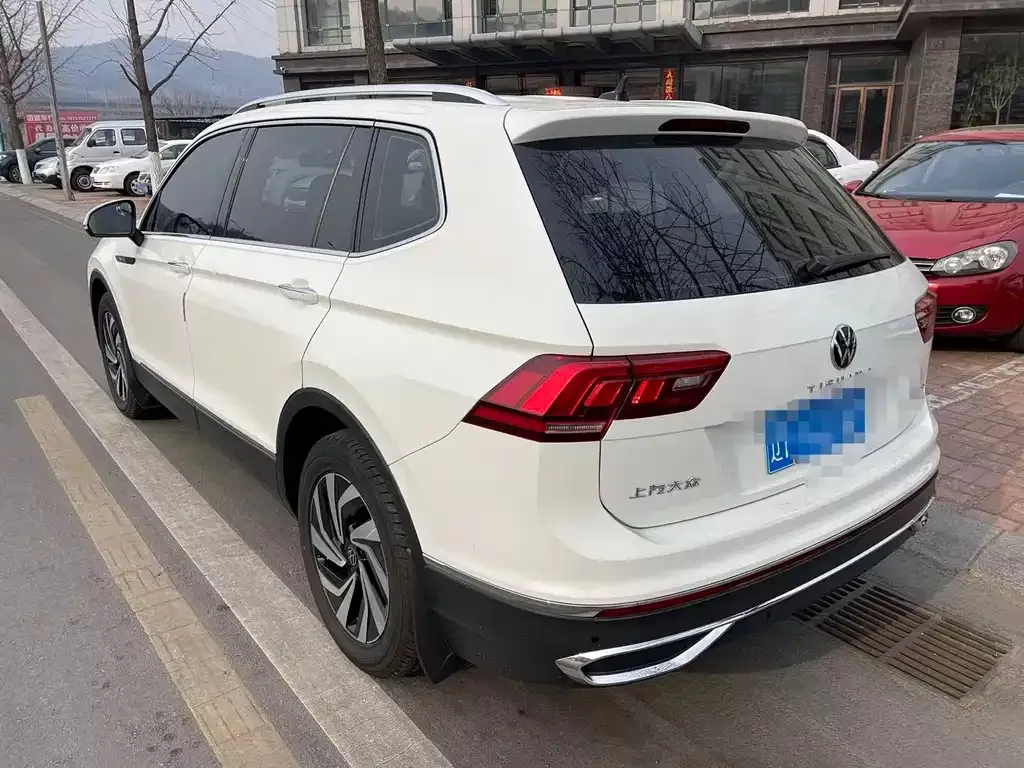 Volkswagen Tiguan L 2022 из CN, фото 7