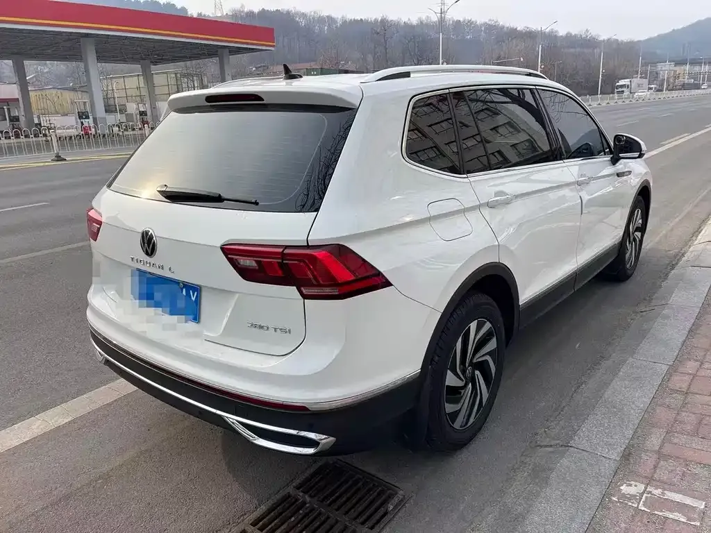 Volkswagen Tiguan L 2022 из CN, фото 8