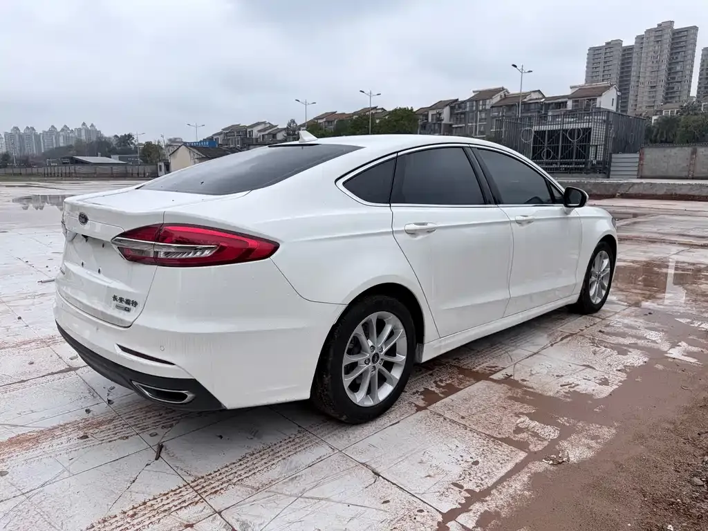 Ford Mondeo — фото 5