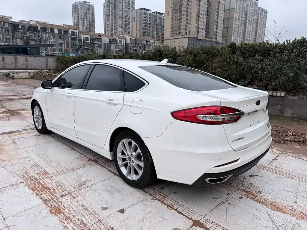 Ford Mondeo — фото 6