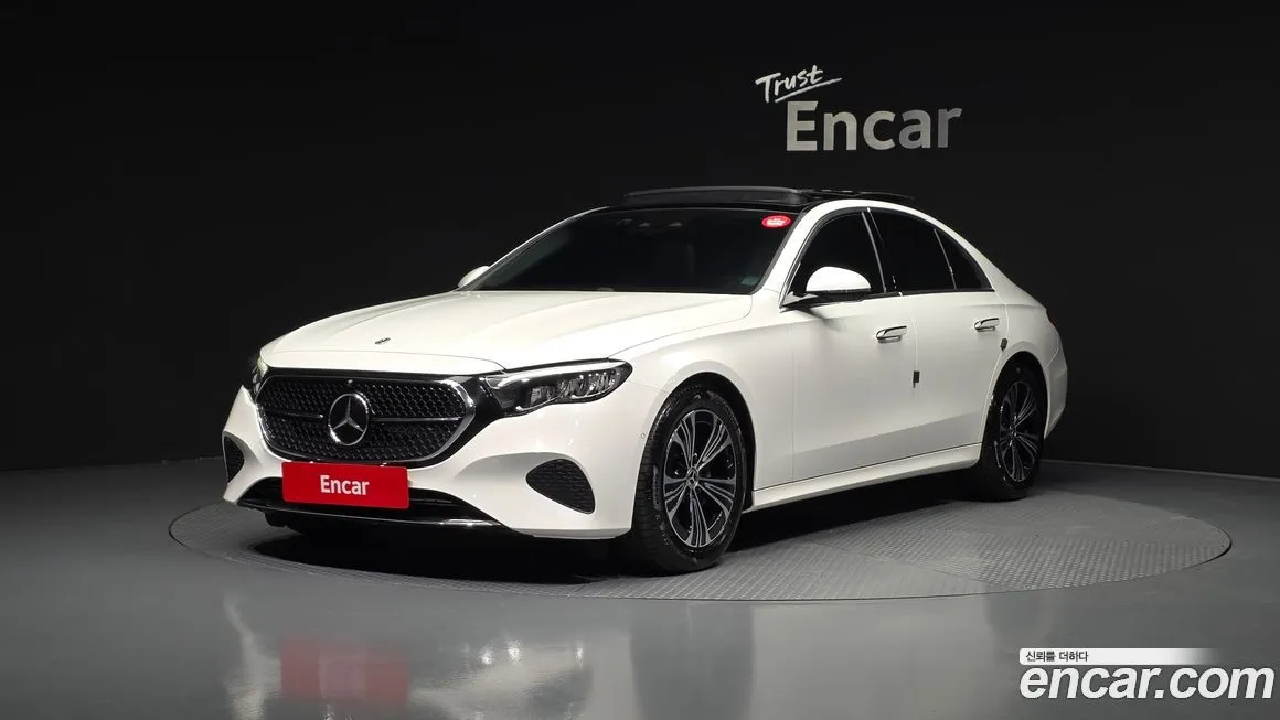 Mercedes-Benz E-Class — фото 1