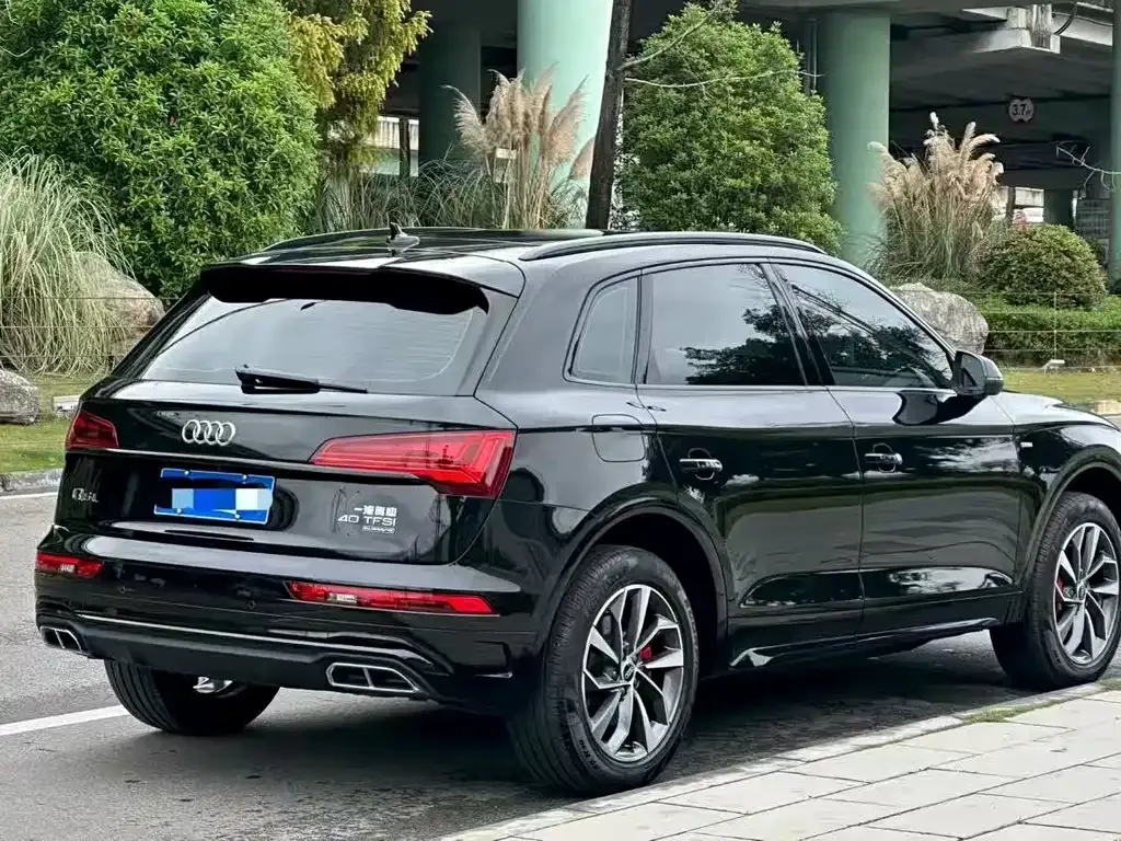 Audi Q5L — фото 6