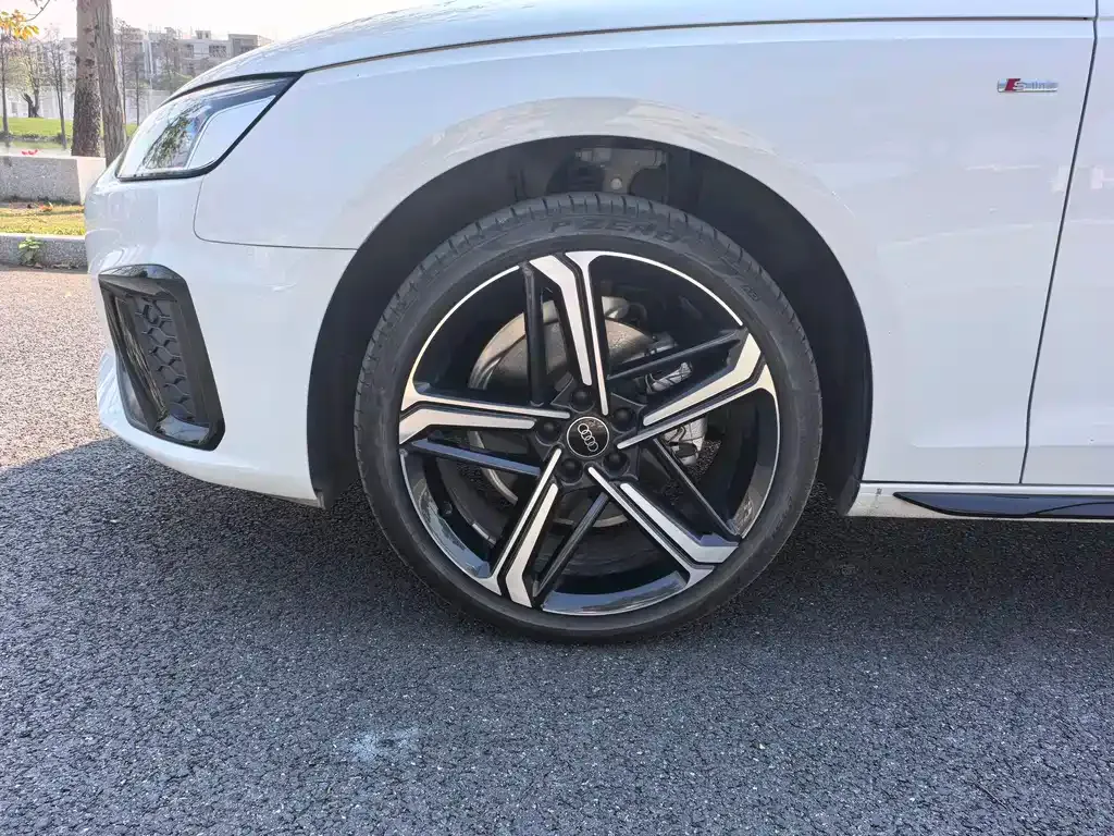 Audi A4L 2025 из CN, фото 1