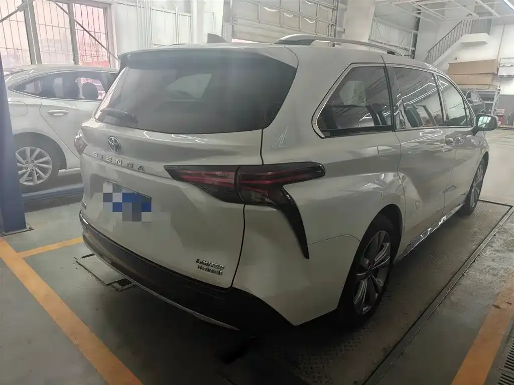 Toyota Sienna 2023 из CN, фото 7