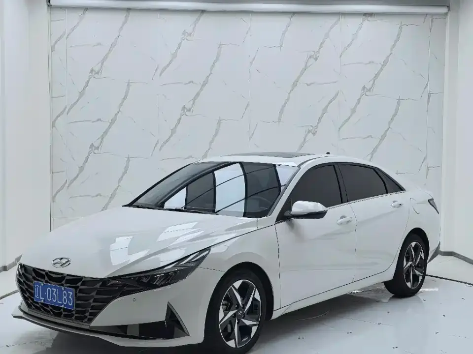 Hyundai Elantra 2023 из CN, фото 1