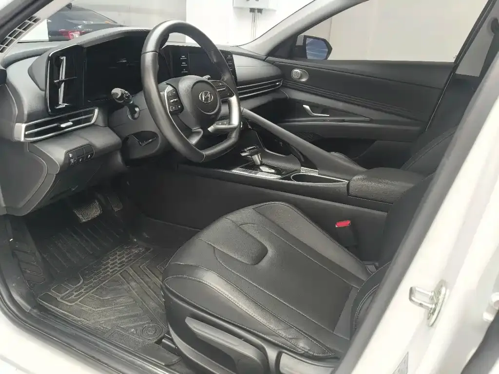 Hyundai Elantra 2023 из CN, фото 7