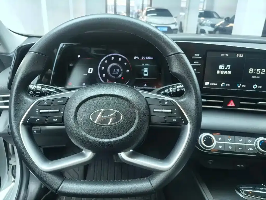 Hyundai Elantra 2023 из CN, фото 6