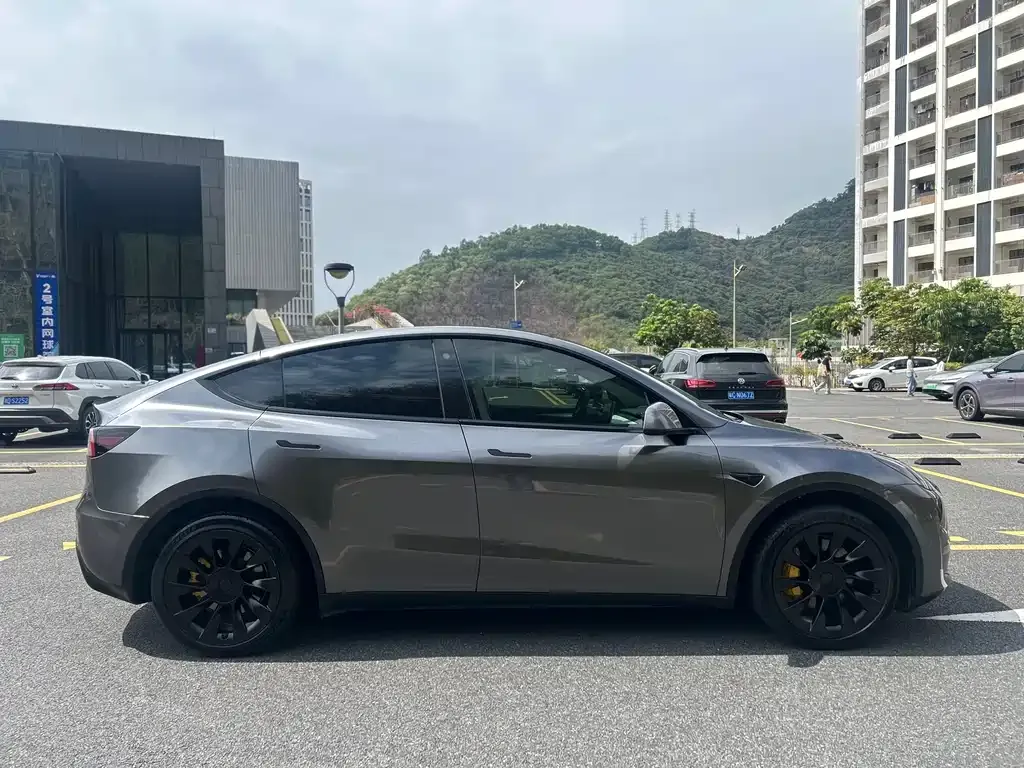 Tesla Model Y 2023 из CN, фото 10