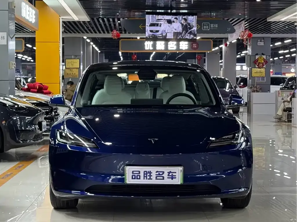 Tesla Model 3 — фото 7