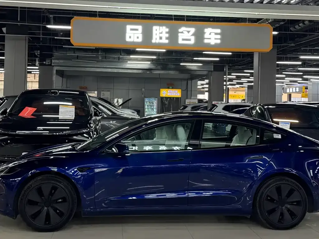 Tesla Model 3 — фото 3