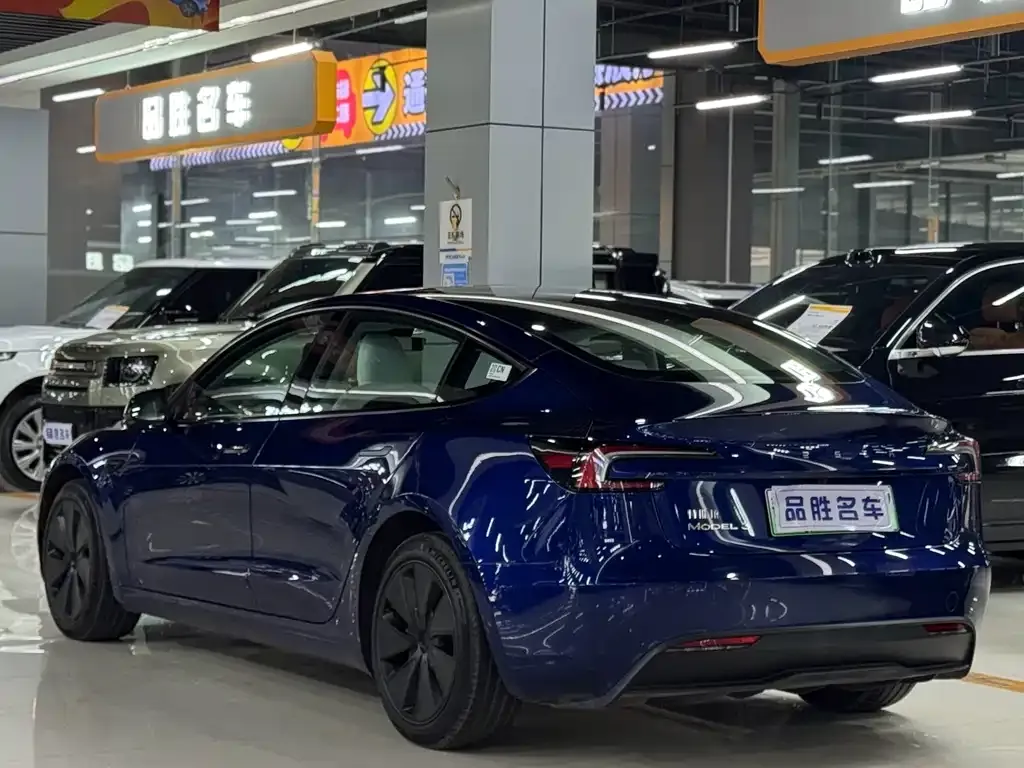 Tesla Model 3 — фото 2