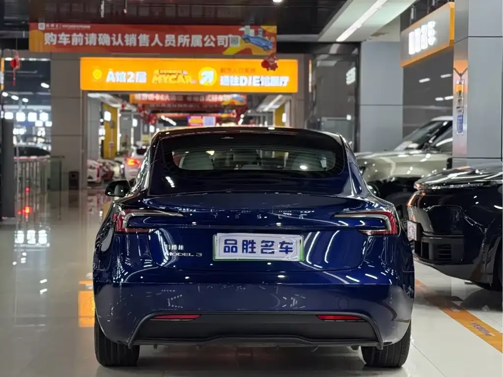 Tesla Model 3 — фото 10