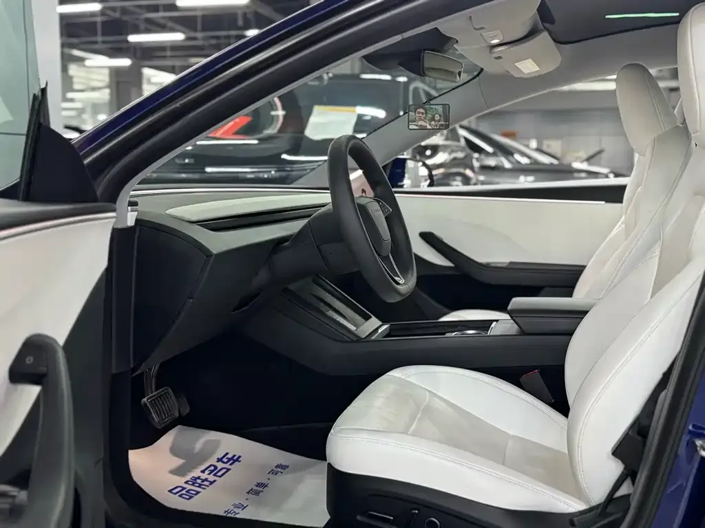 Tesla Model 3 — фото 8