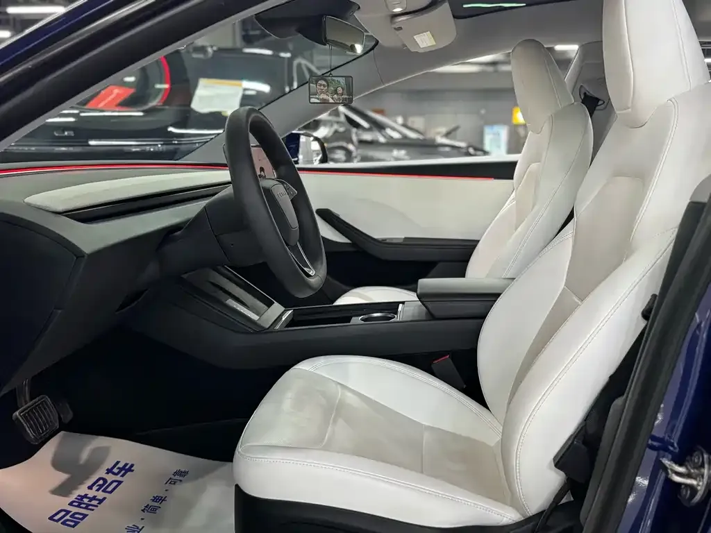 Tesla Model 3 — фото 9