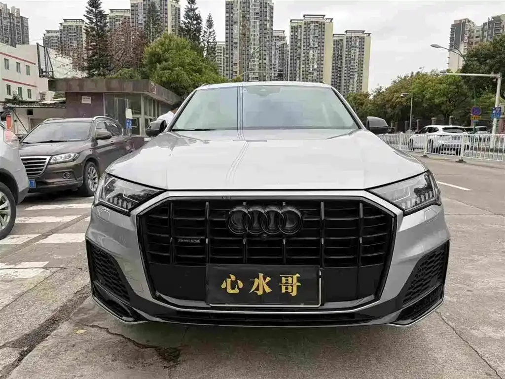 Audi Q7 2021 из CN, фото 10