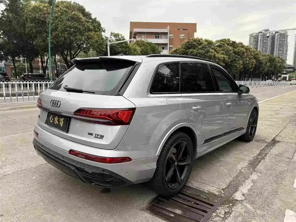 Audi Q7 2021 из CN, фото 9