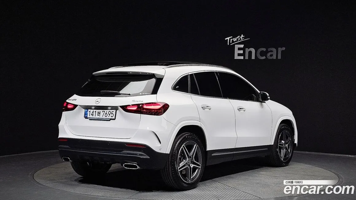 Mercedes-Benz GLA-Class — фото 9