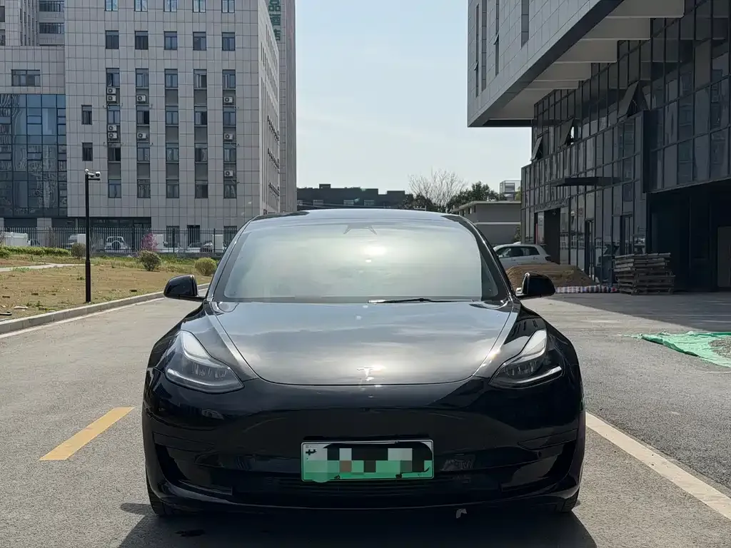 Tesla Model 3 — фото 8