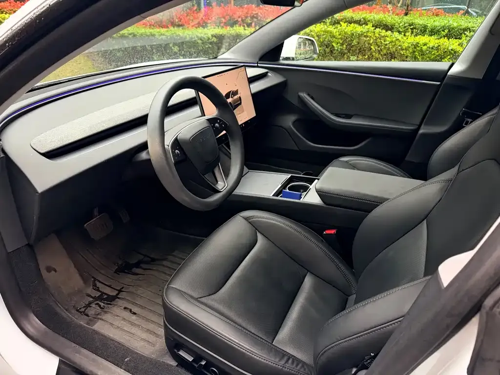 Tesla Model 3 — фото 9