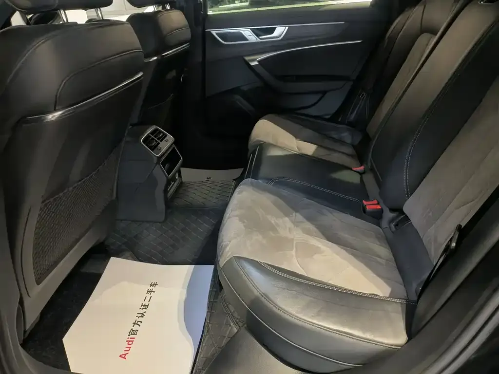 Audi A6L 2023 из CN, фото 3