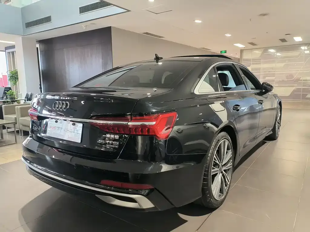 Audi A6L 2023 из CN, фото 5