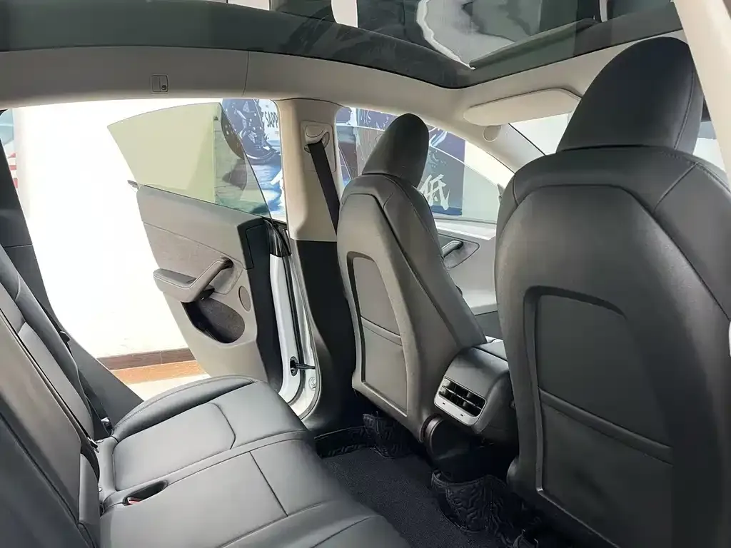 Tesla Model Y 2024 из CN, фото 4