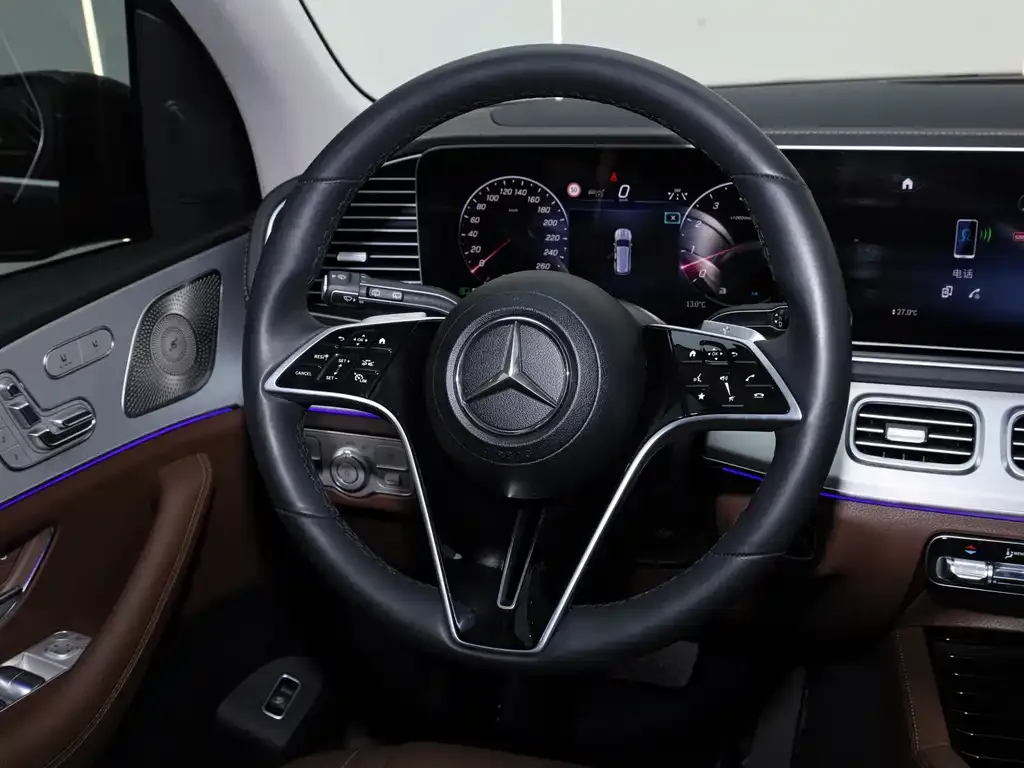 Mercedes-Benz GLS — фото 1