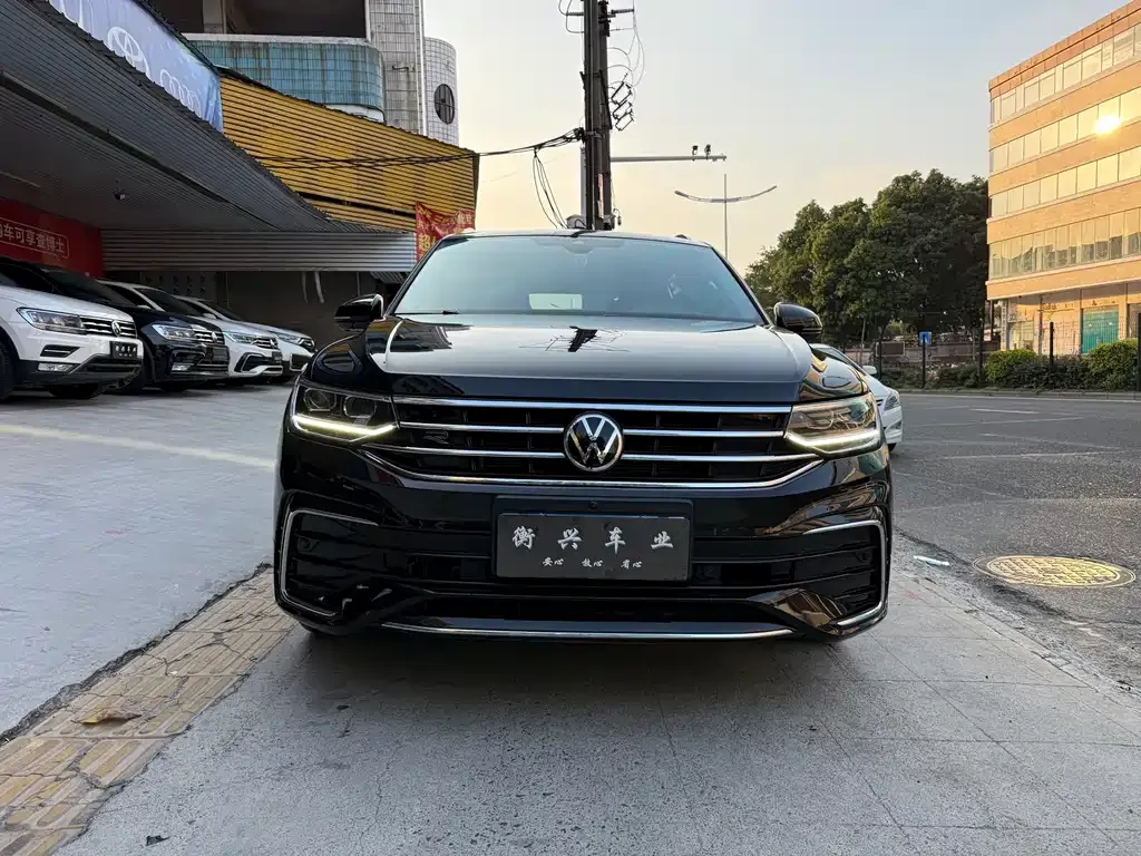 Volkswagen Tiguan L — фото 4
