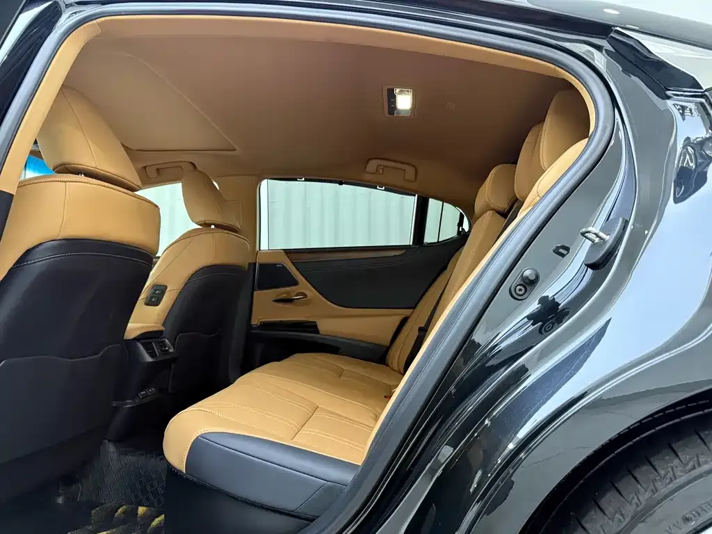 Lexus ES 2024 из CN, фото 3