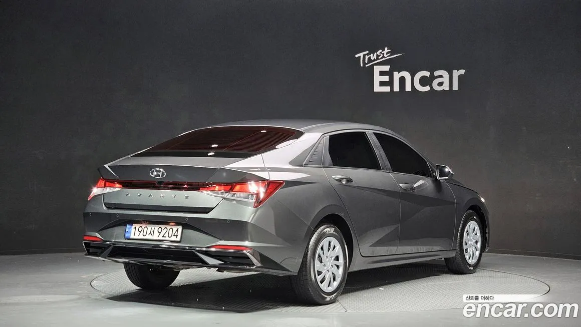 Hyundai AVANTE — фото 3