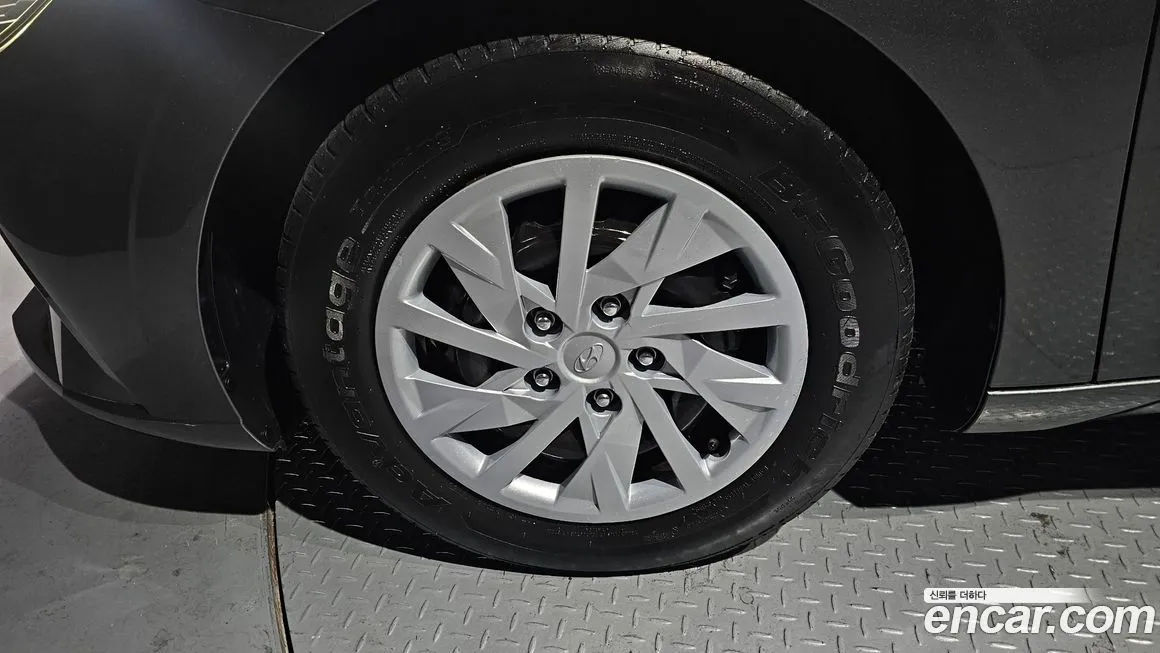 Hyundai AVANTE — фото 4