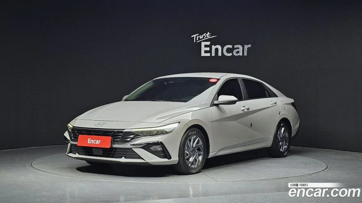 Hyundai AVANTE — фото 1