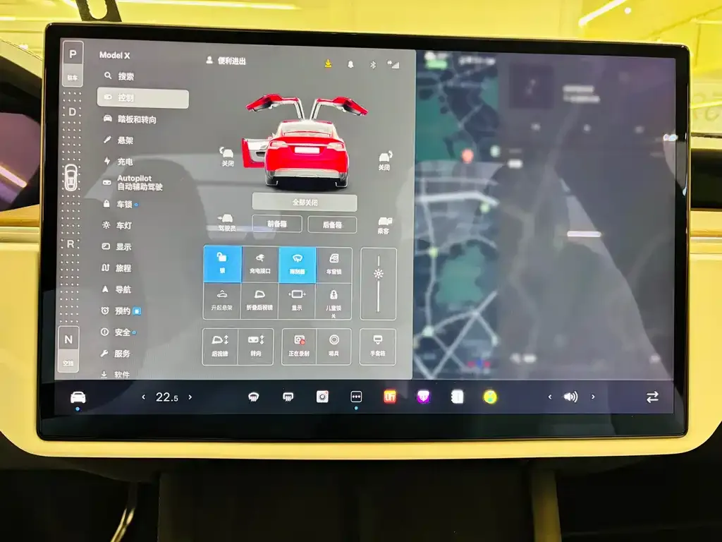 Tesla Model X — фото 4