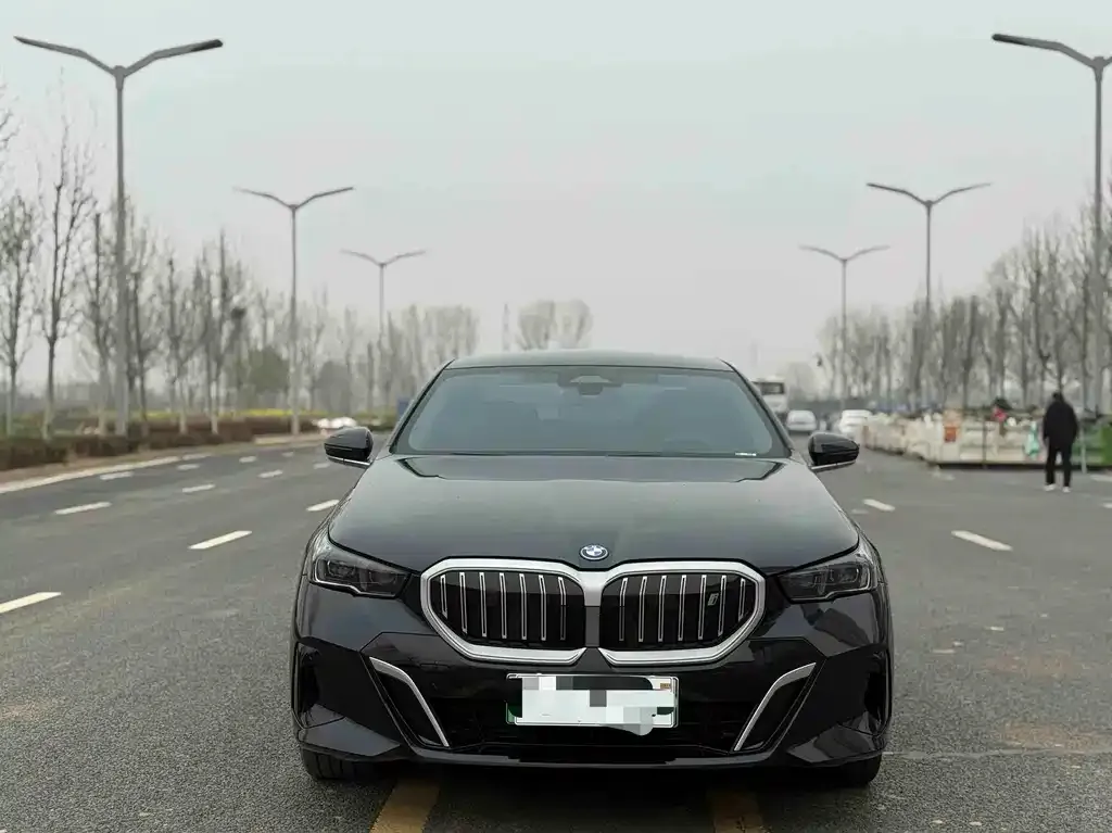 BMW i5 — фото 9