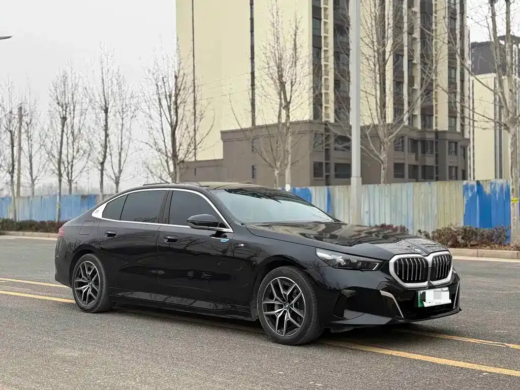 BMW i5 — фото 8
