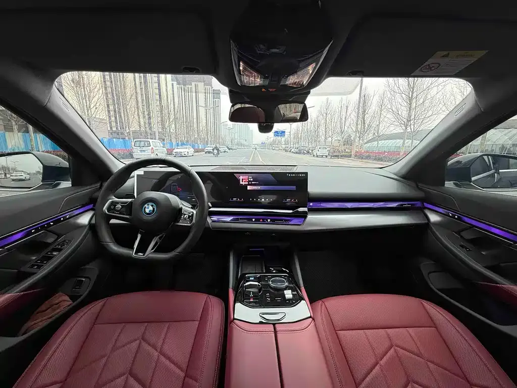 BMW i5 — фото 6