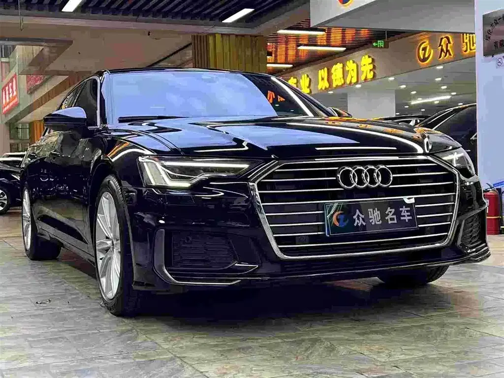 Audi A6L — фото 1