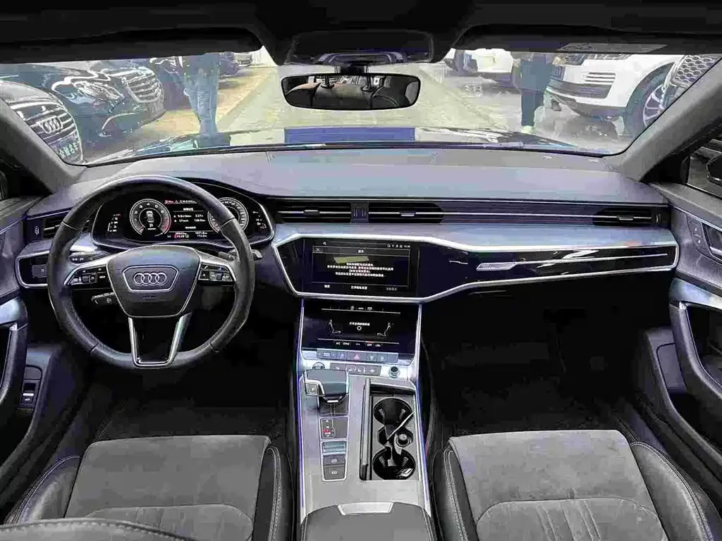 Audi A6L — фото 7