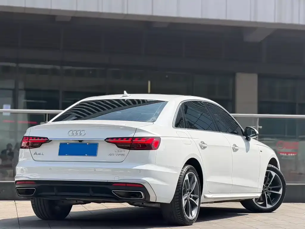 Audi A4L 2025 из CN, фото 2