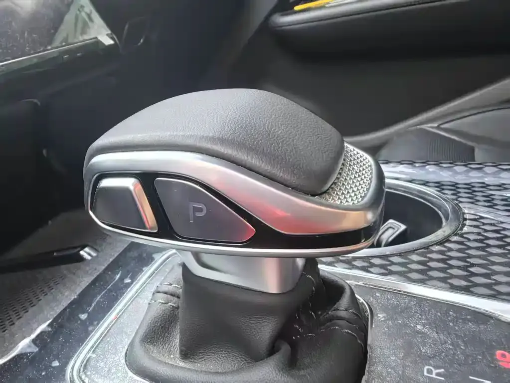Hongqi HS3 PHEV 2025 из CN, фото 3