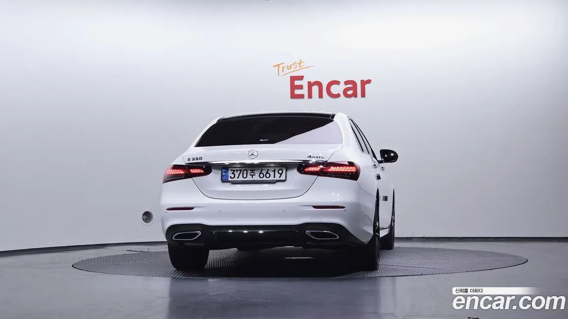 Mercedes-Benz E-Class — фото 10