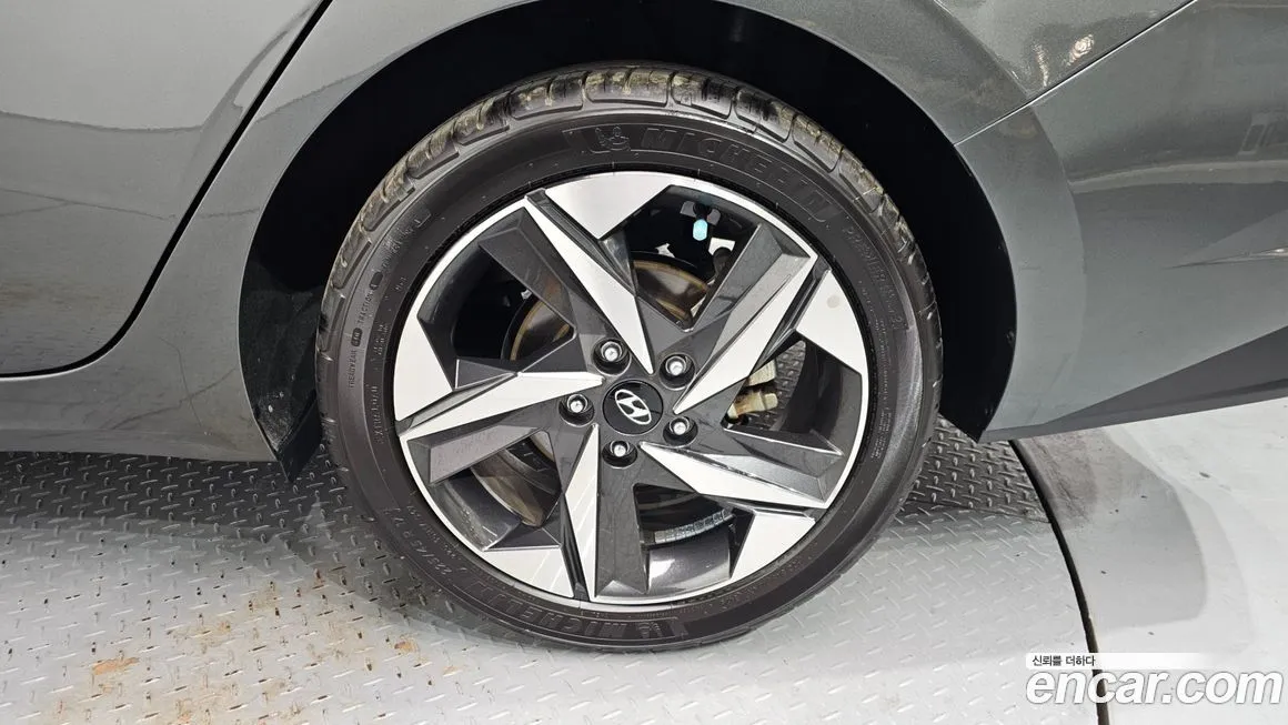 Hyundai AVANTE — фото 8