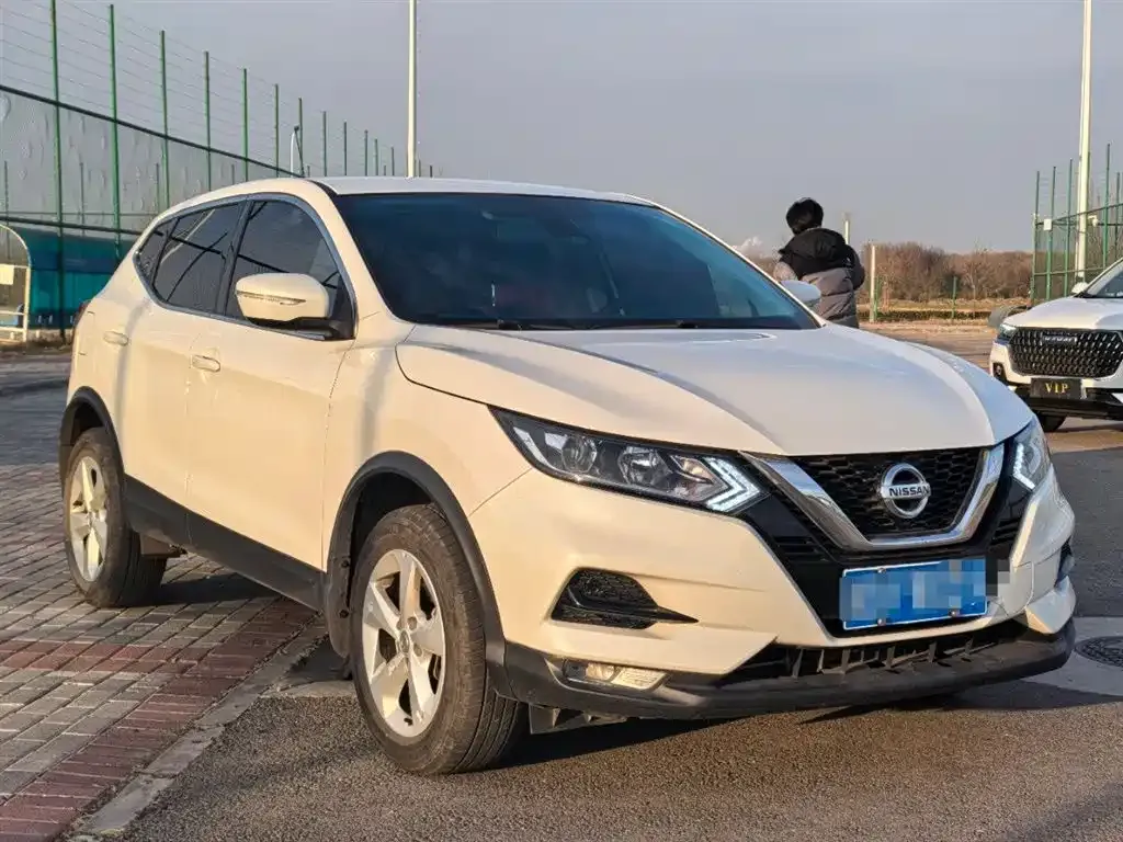 Nissan Qashqai — фото 7