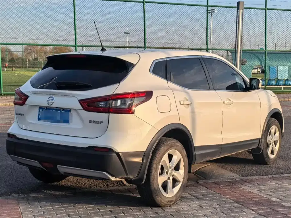 Nissan Qashqai — фото 8