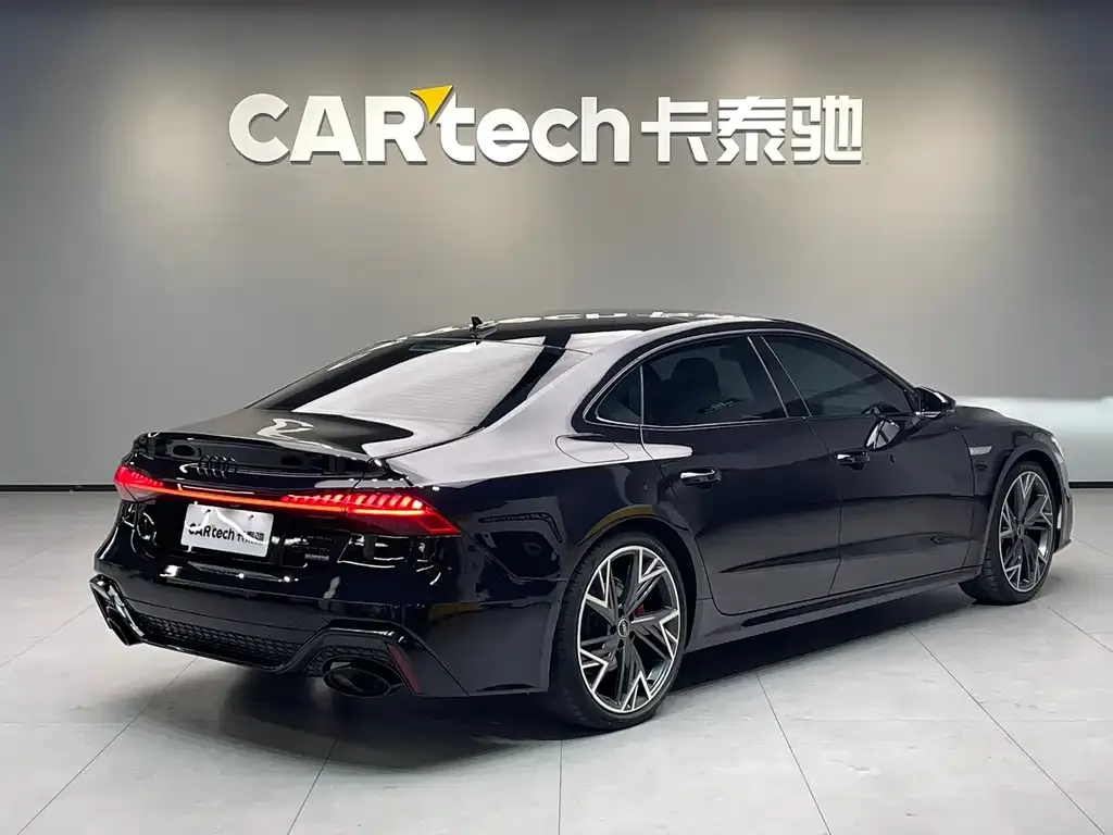 Audi A7L — фото 8