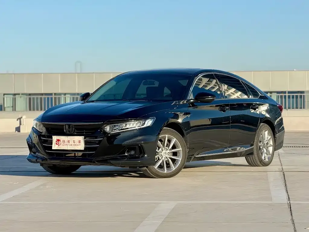Honda Accord — фото 1